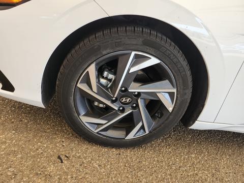 2025 HYUNDAI ELANTRA — view 8