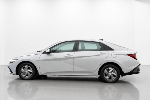 2025 Hyundai Elantra — view 8