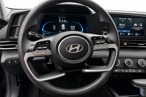 2025 Hyundai Elantra — view 12
