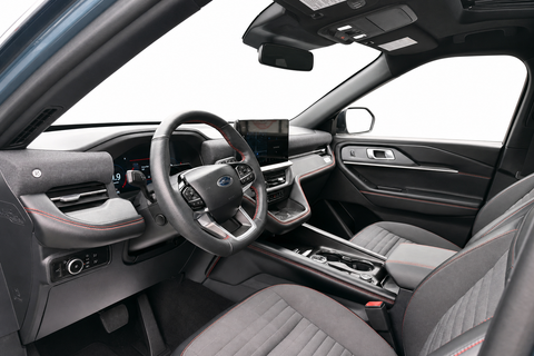 2025 Ford Explorer — view 9