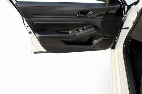 2024 Nissan Altima — view 7