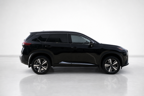 2023 Nissan Rogue — view 4