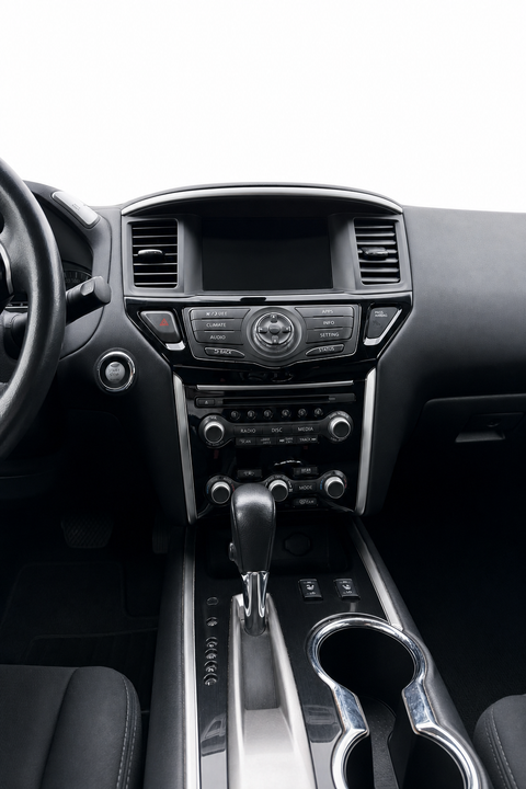 2017 NISSAN Pathfinder — view 9