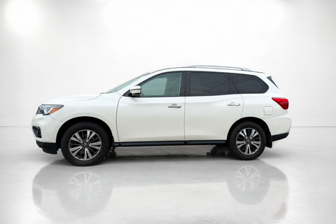 2017 NISSAN Pathfinder — view 5