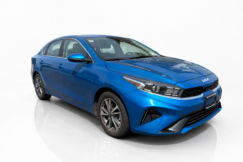 2023 Kia Forte — view 2