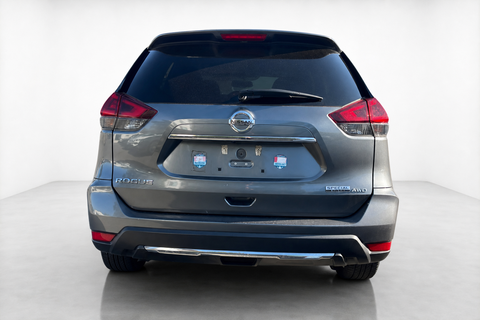 2020 Nissan Rogue — view 6