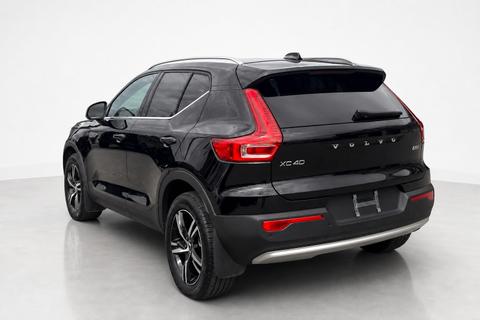 2025 Volvo XC40 — view 7