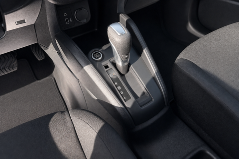 2025 Nissan Kicks Play — view 15