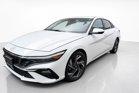 2025 Hyundai Elantra — view 1
