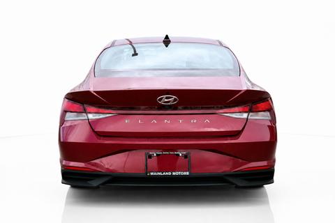 2022 Hyundai Elantra — view 5