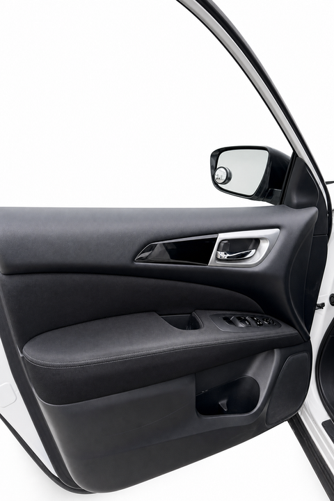 2017 NISSAN Pathfinder — view 6