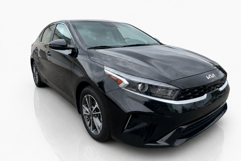 2023 Kia Forte — view 3