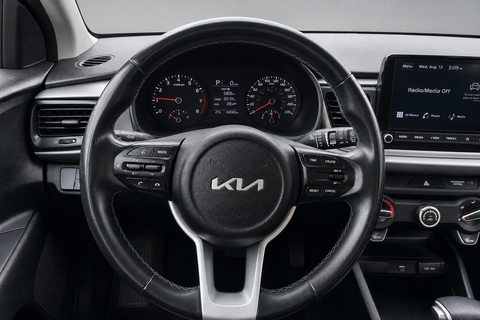 2023 KIA Rio — view 9