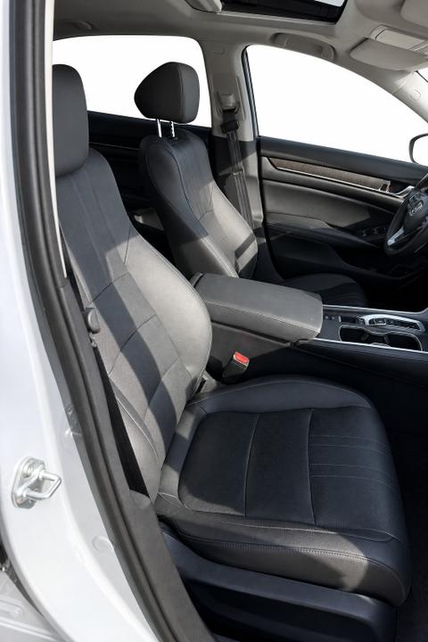 2022 HONDA Accord — view 9