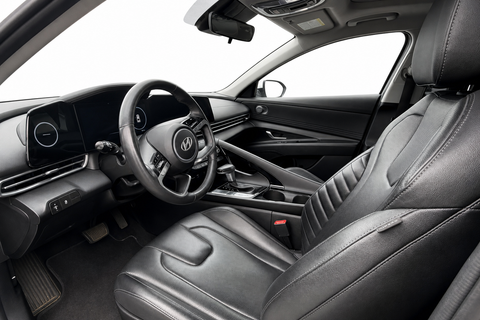 2025 Hyundai Elantra — view 10