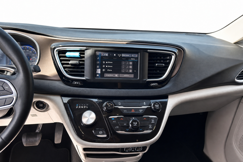 2023 Chrysler Grand Caravan — view 12