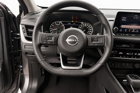 2024 Nissan Rogue — view 10