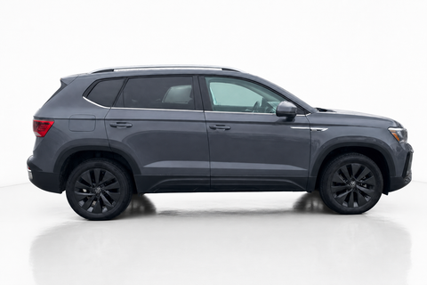 2024 Volkswagen Taos — view 4