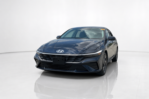2025 Hyundai Elantra — view 1