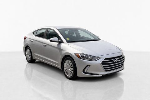2018 Hyundai Elantra — view 3
