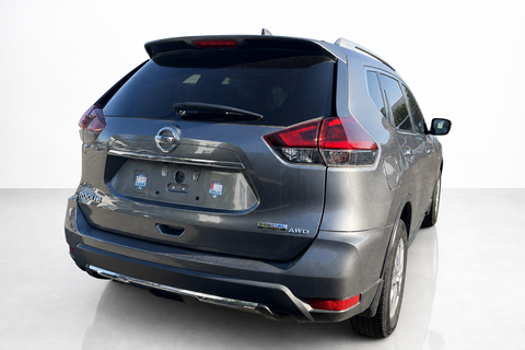 2020 Nissan Rogue — view 5