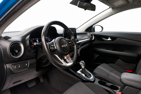 2023 Kia Forte — view 9