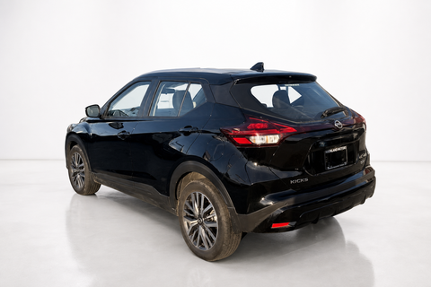 2024 Nissan Kicks — view 3