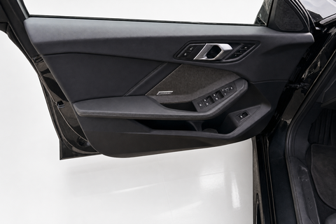 2025 BMW 2 Series — view 13