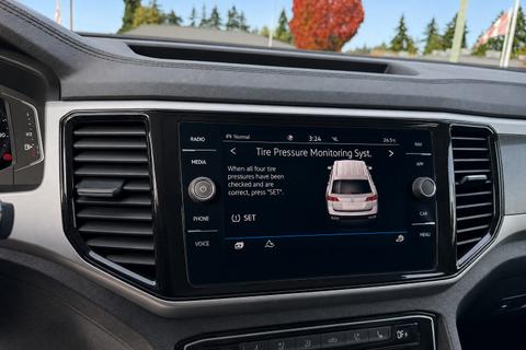 2022 Volkswagen Atlas — view 18