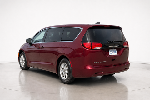 2023 Chrysler Grand Caravan — view 7