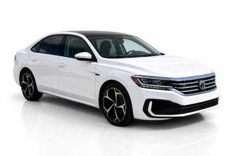 2020 Volkswagen Passat — view 2