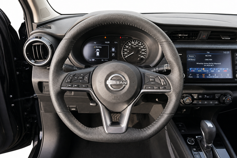 2024 Nissan Kicks — view 8