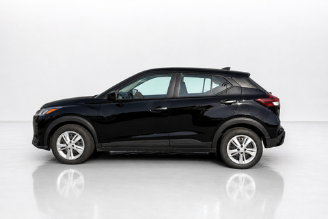 2025 Nissan Kicks Play — view 7