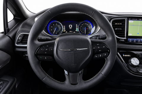 2023 Chrysler Pacifica — view 10