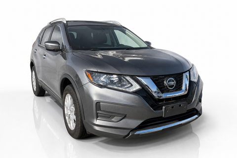 2020 Nissan Rogue — view 3