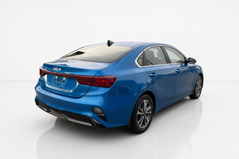 2023 Kia Forte — view 5
