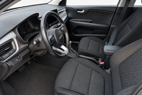 2023 KIA Rio — view 11