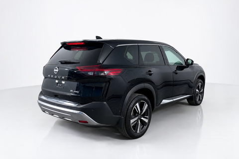 2023 Nissan Rogue — view 5