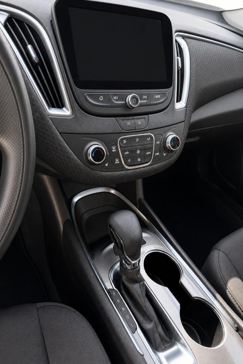 2024 CHEVROLET Malibu — view 5