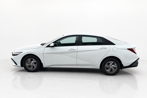 2025 Hyundai Elantra — view 8