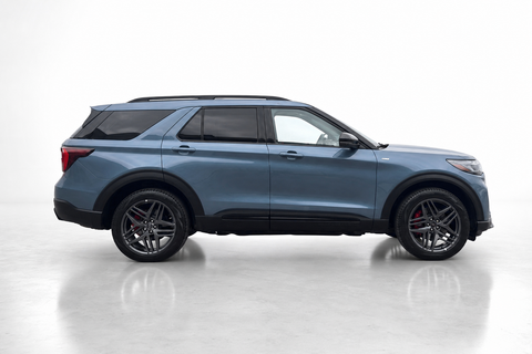 2025 Ford Explorer — view 4