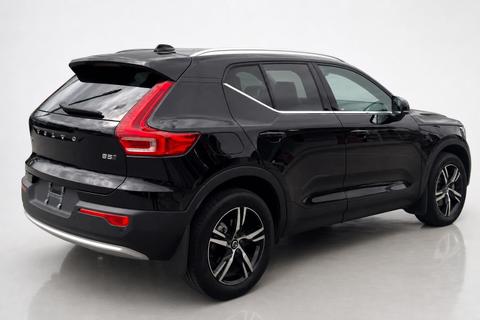 2025 Volvo XC40 — view 5