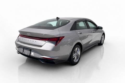 2023 Hyundai Elantra — view 5