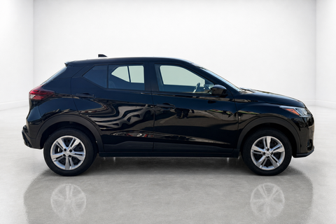 2025 Nissan Kicks Play — view 3