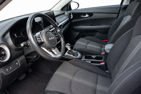 2024 Kia Forte — view 9