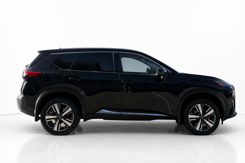 2023 Nissan Rogue — view 4