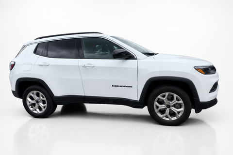 2025 Jeep Compass — view 3