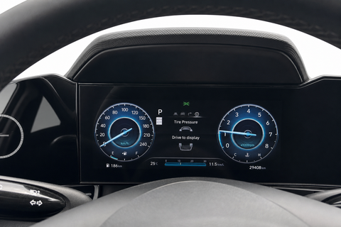 2025 Hyundai Elantra — view 11