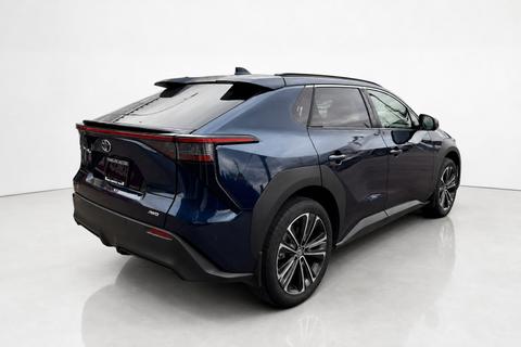 2023 Toyota bZ4X — view 5