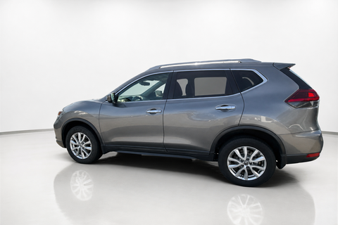2020 Nissan Rogue — view 8